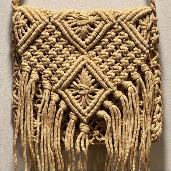 NEW Crochet Tassle Hipster Crossbody Bag Handwoven Straw Braided Bohemian Zipper - Picture 3 of 11